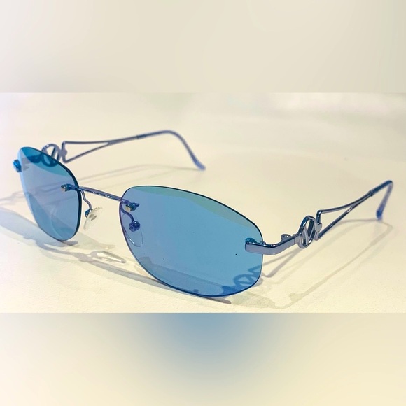 Valentino Accessories - Pre-Owned Valentino Sunglasses